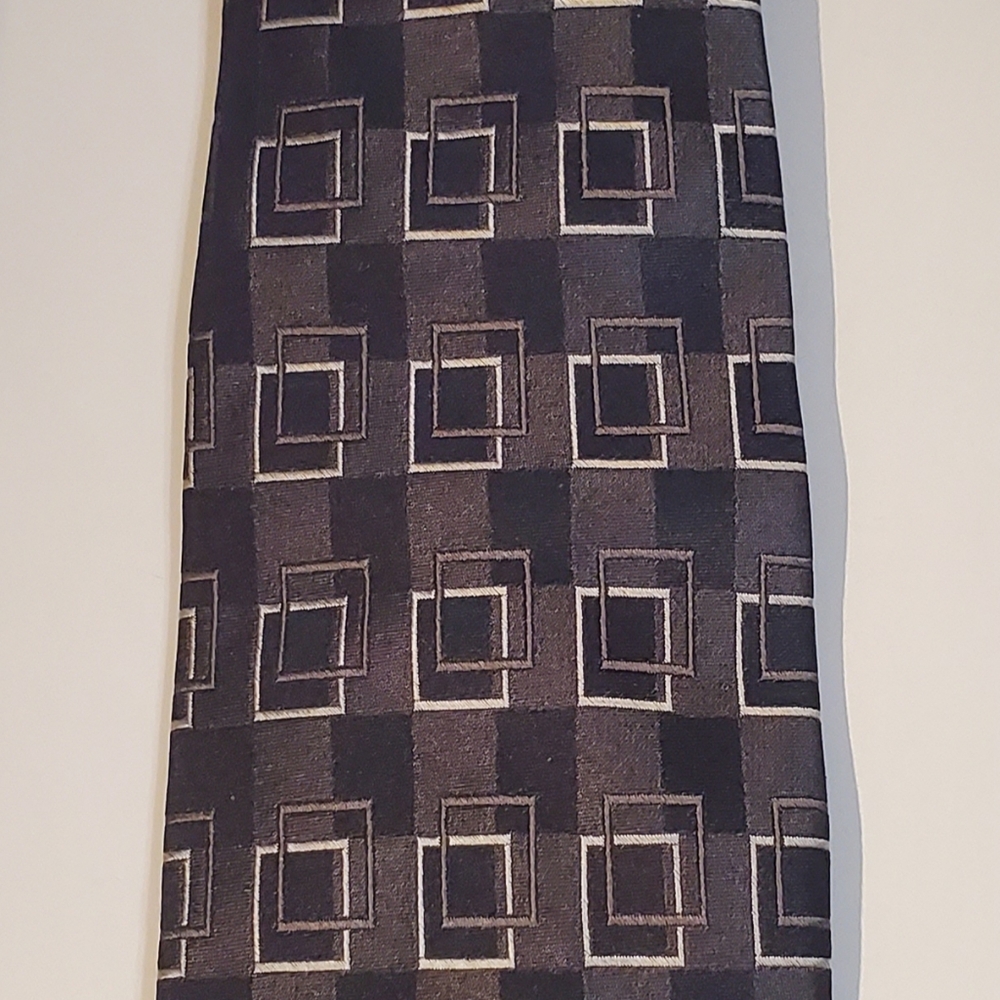 Silk tie